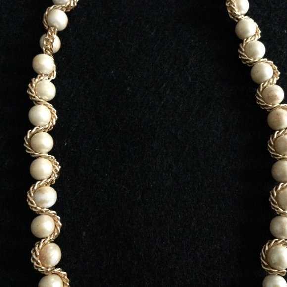 Beautiful beads and gold tone chain necklace 16-18" women's - Picture 7 of 9
